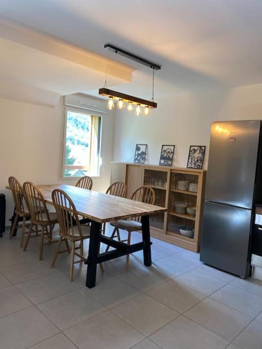 T4 Duplex Vue Montagne Apartment *