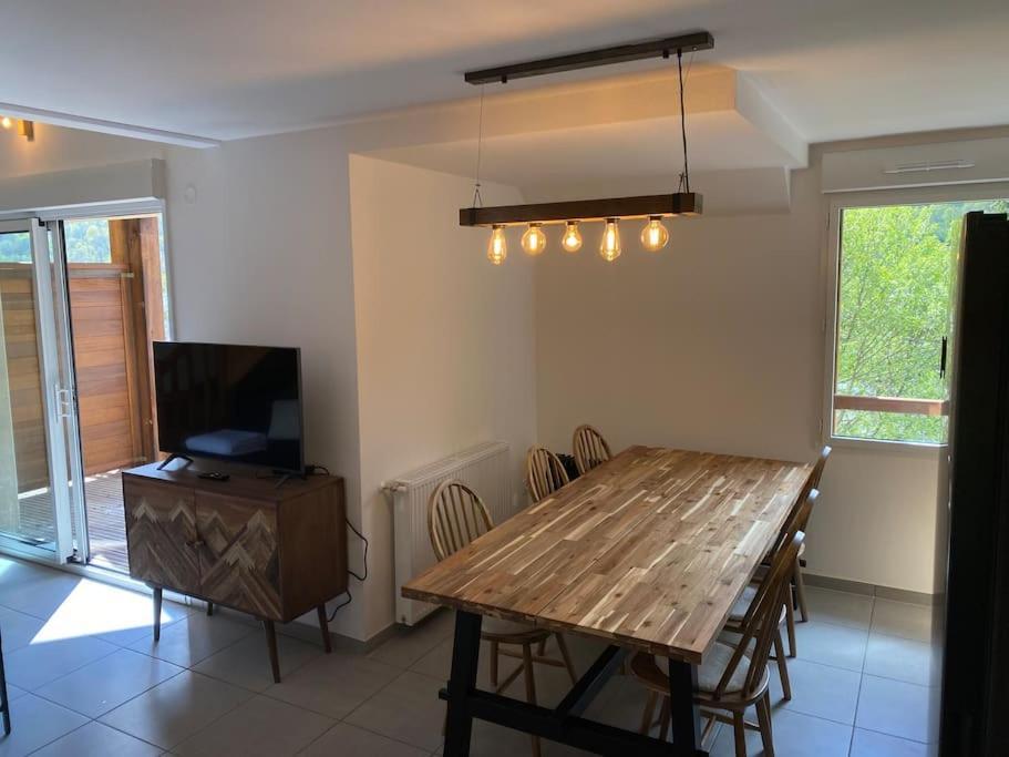 T4 Duplex Vue Montagne Apartment *